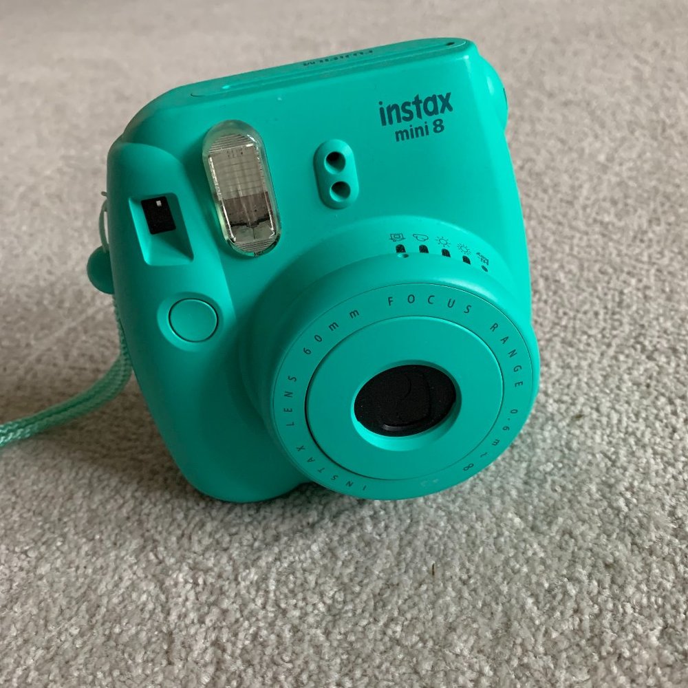 Polaroid Camera & colored lenses bundle